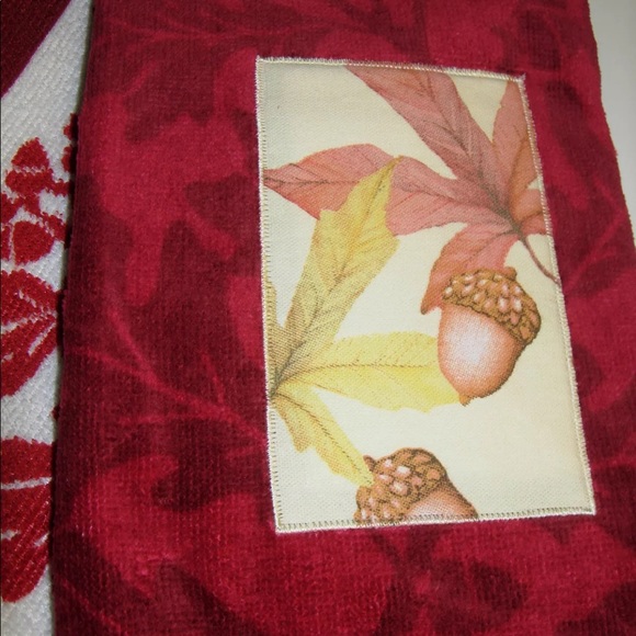 St Nicholas Christmas 2pc Kitchen Towel Set NWT - Picture 2 of 3